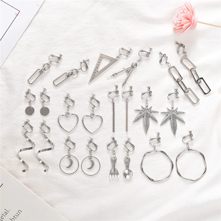 Korean Asymmetrical Simple Ear - Moon Star Earrings 评论和价格